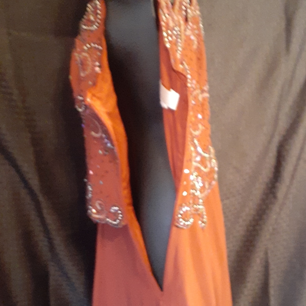 Dress - Picture 4 of 5